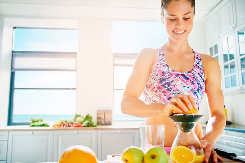 Frësch gepresste Jusen kënne mat der richteger Ernährung fir Gewiichtsverloscht verbraucht ginn